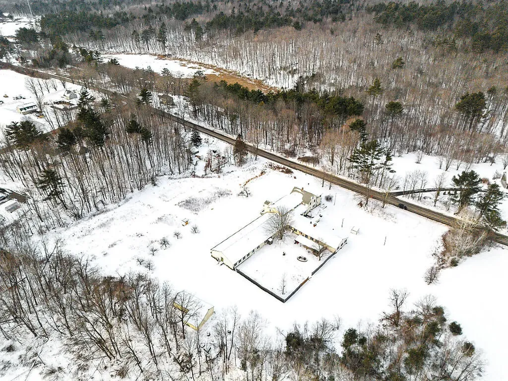 457 Old Lewiston Road Winthrop ME 04364