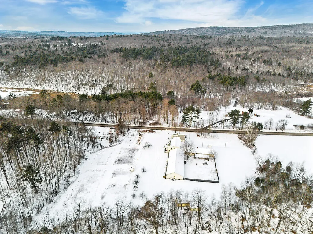 457 Old Lewiston Road Winthrop ME 04364