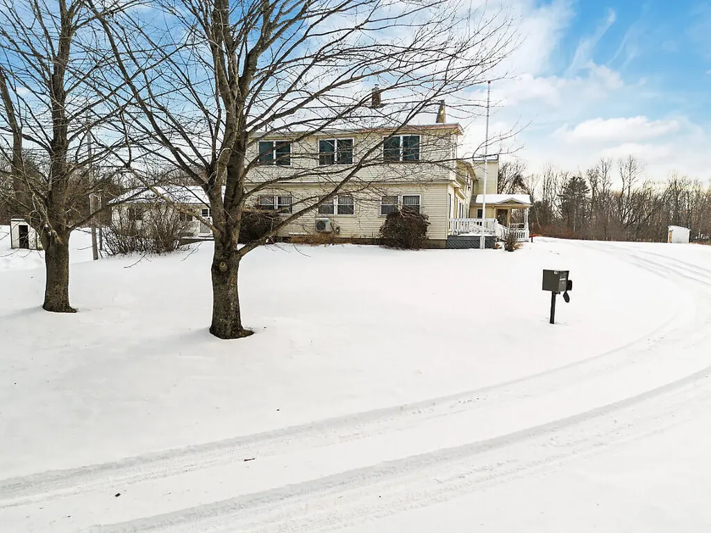 457 Old Lewiston Road Winthrop ME 04364