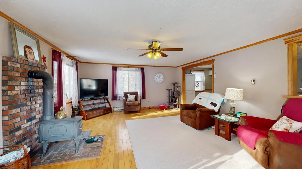 11 Highland Heights Winthrop ME 04364