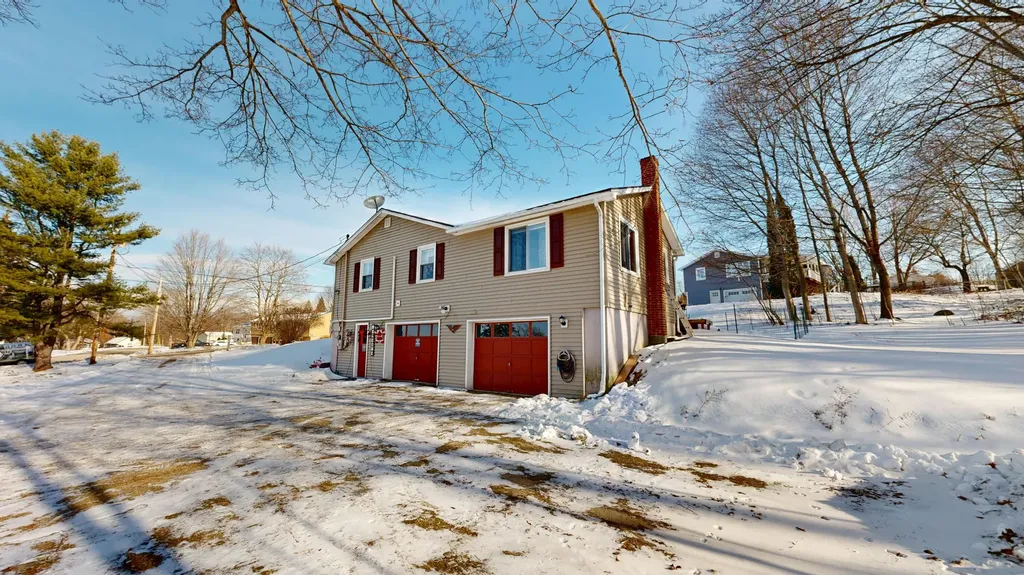 11 Highland Heights Winthrop ME 04364