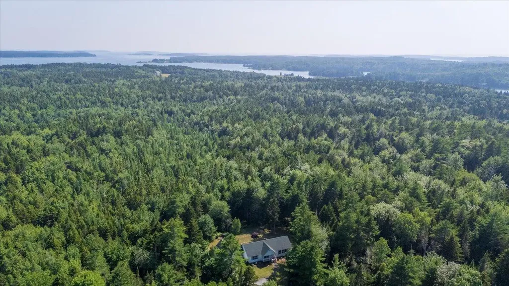 19 Tamarack Lane Cushing ME 04563