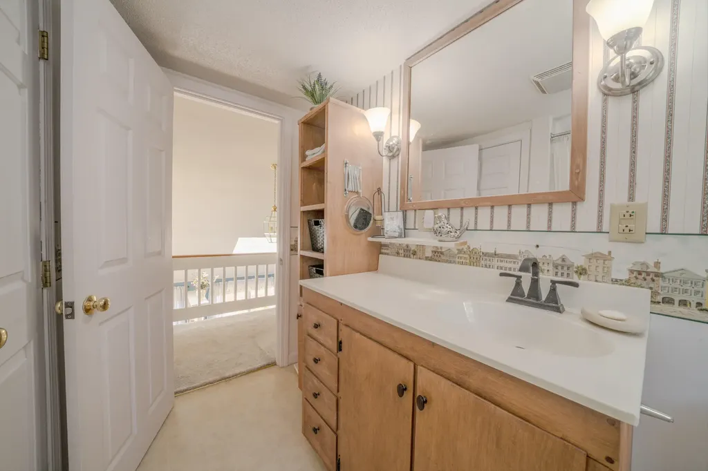 12 Country Lane South Thomaston ME 04858
