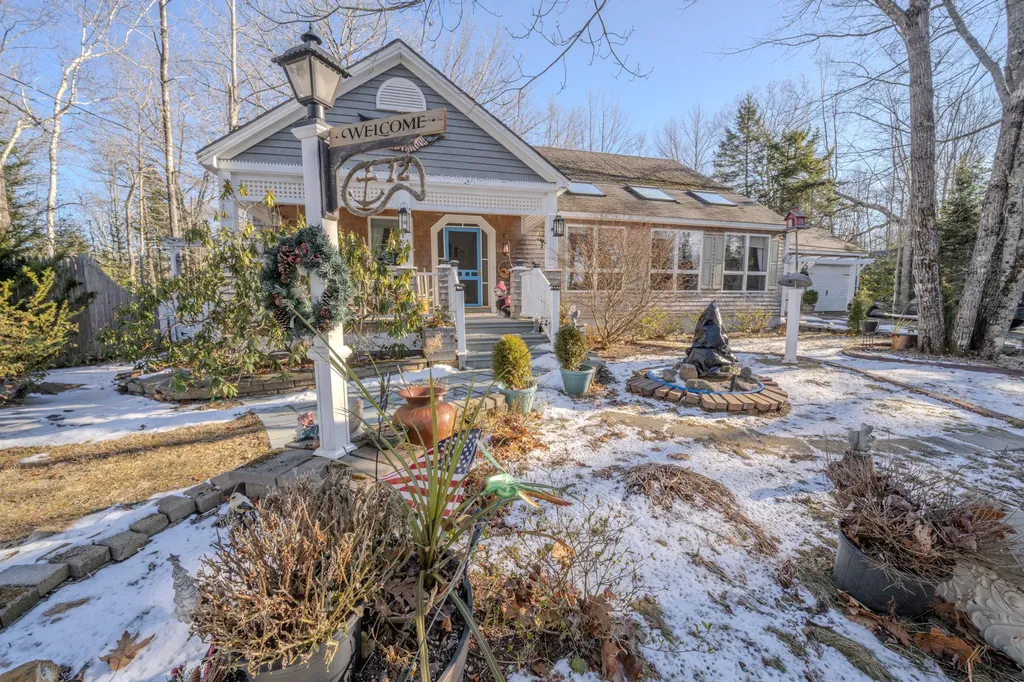 12 Country Lane South Thomaston ME 04858