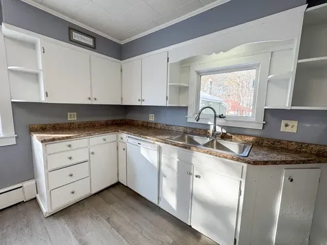 31 Edwards Street Lincoln ME 04457