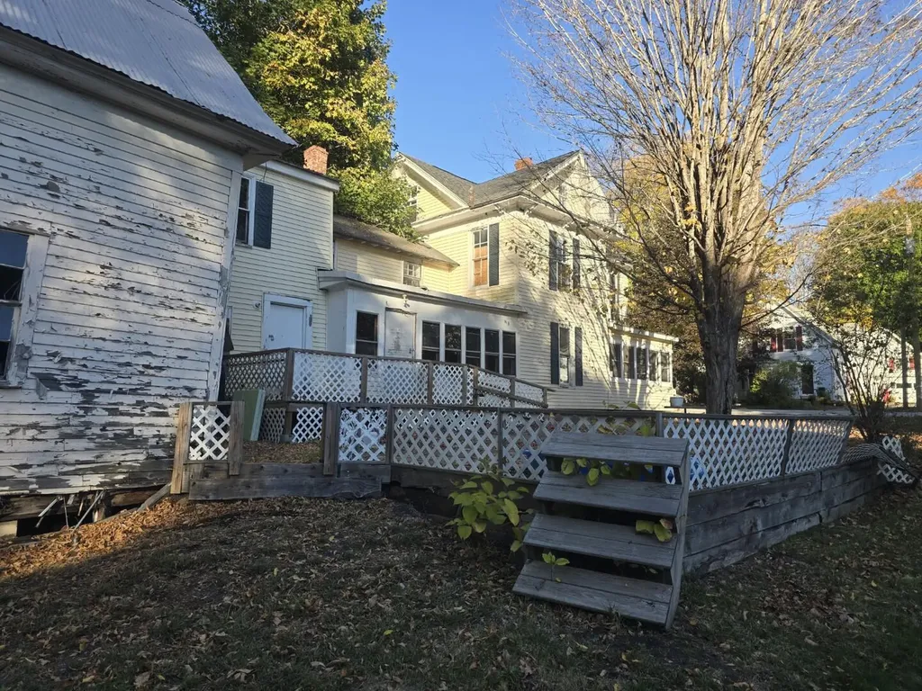11 Pine Street Mechanic Falls ME 04256