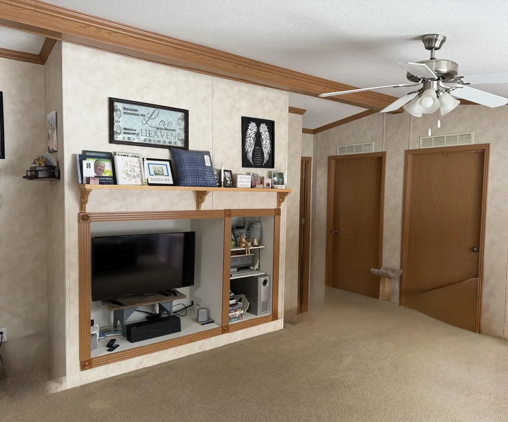 3036 Ohio Street Glenburn ME 04401