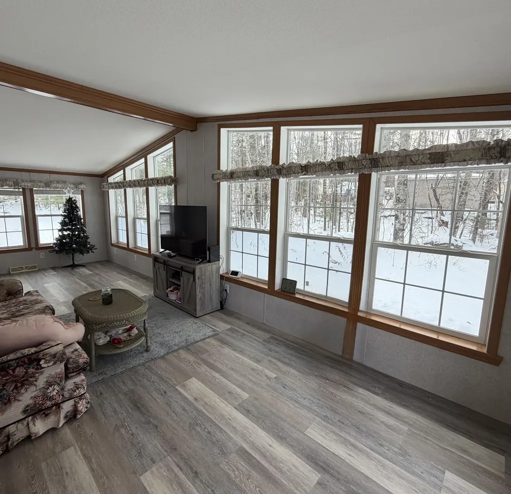 3036 Ohio Street Glenburn ME 04401