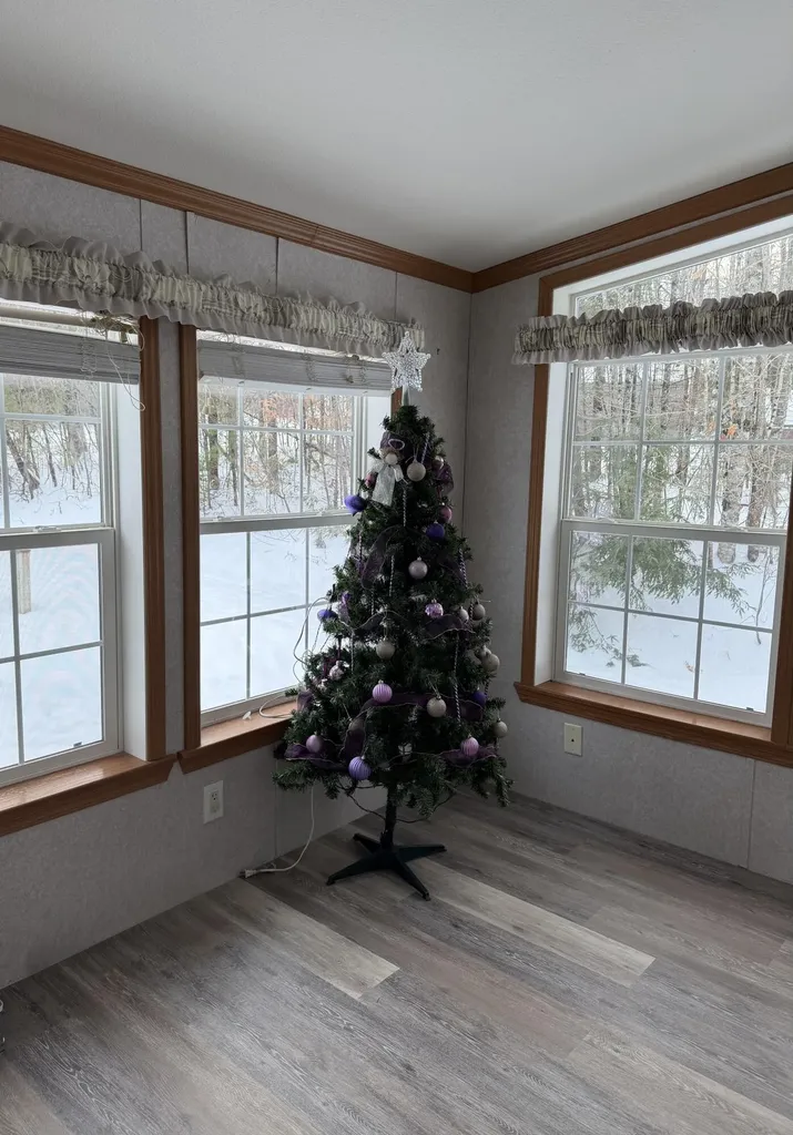 3036 Ohio Street Glenburn ME 04401