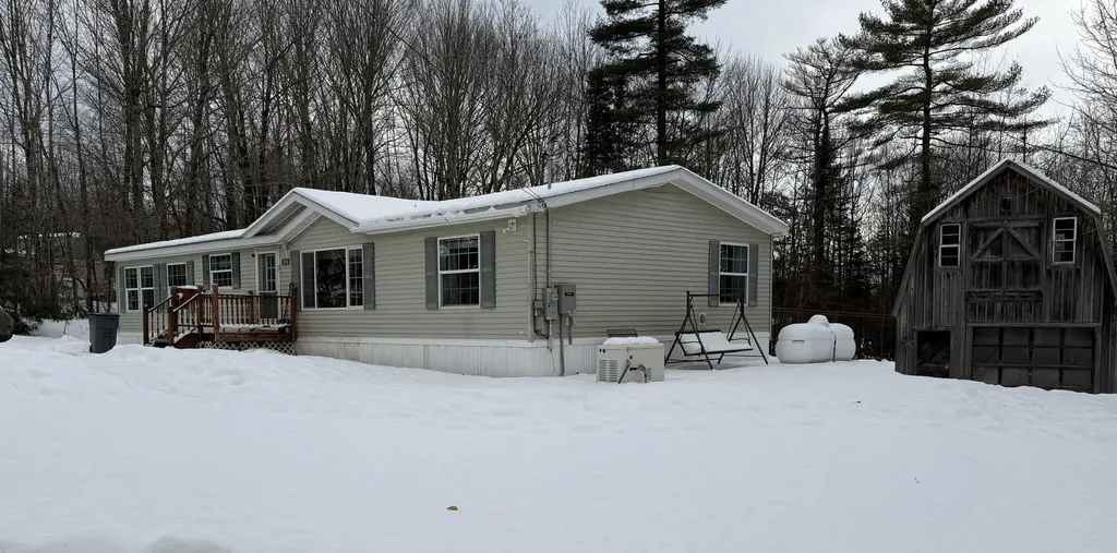 3036 Ohio Street Glenburn ME 04401