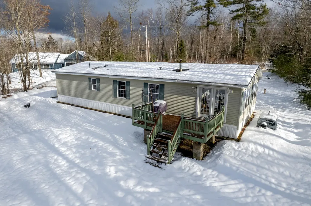3036 Ohio Street Glenburn ME 04401