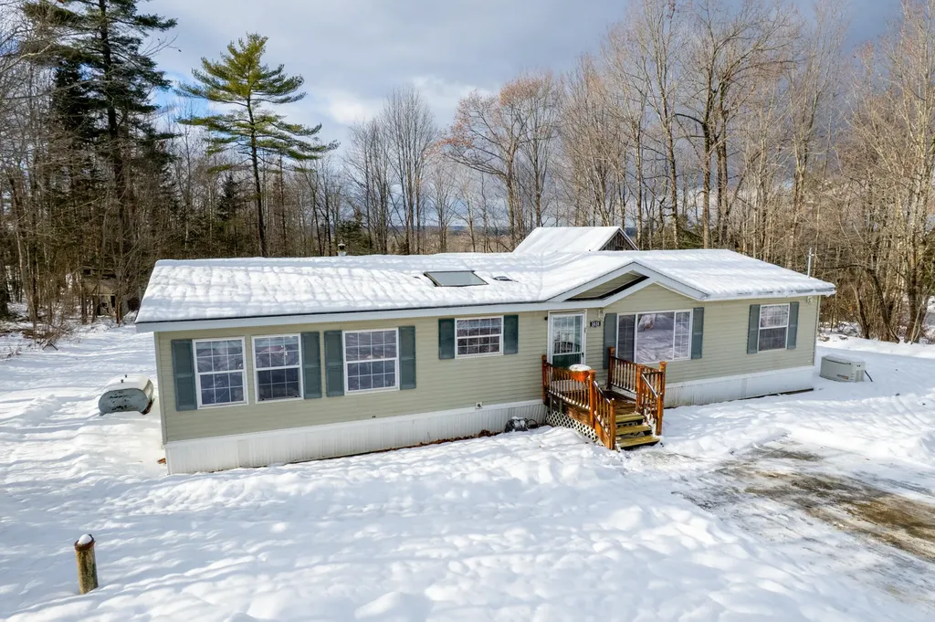3036 Ohio Street Glenburn ME 04401