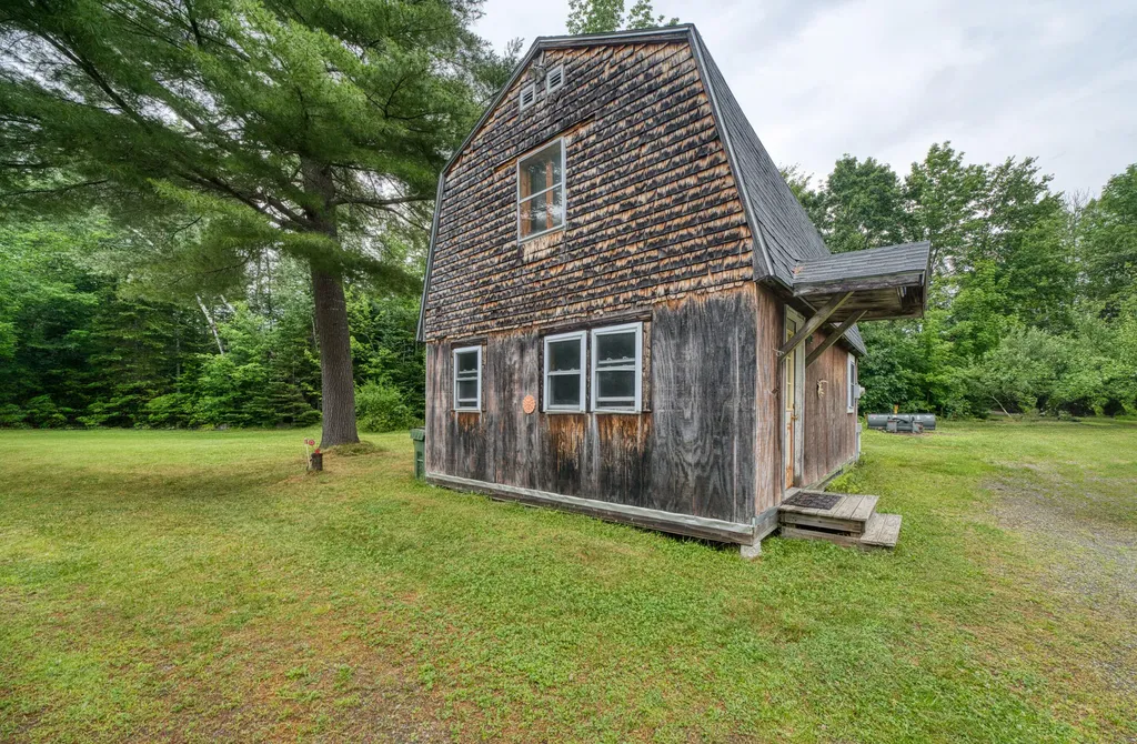 100 Dill Road Stetson ME 04488