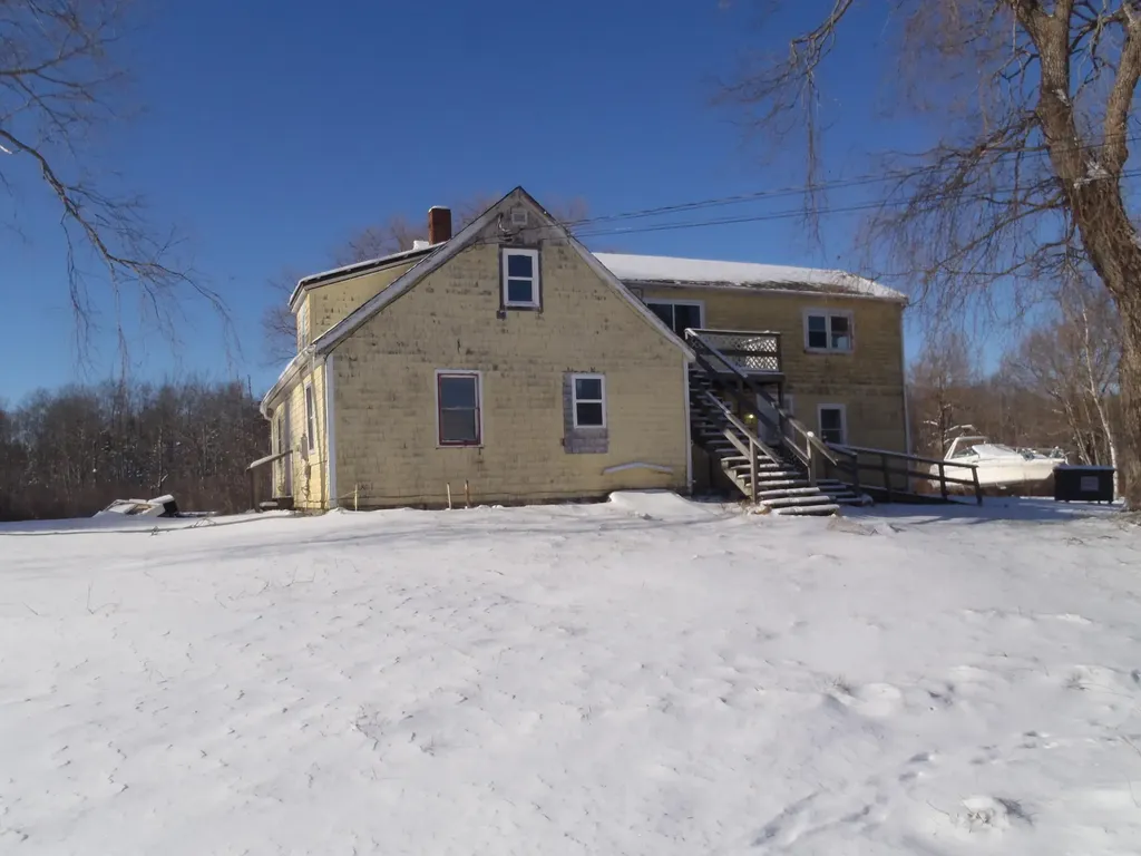 16 Swan Lane Cushing ME 04563