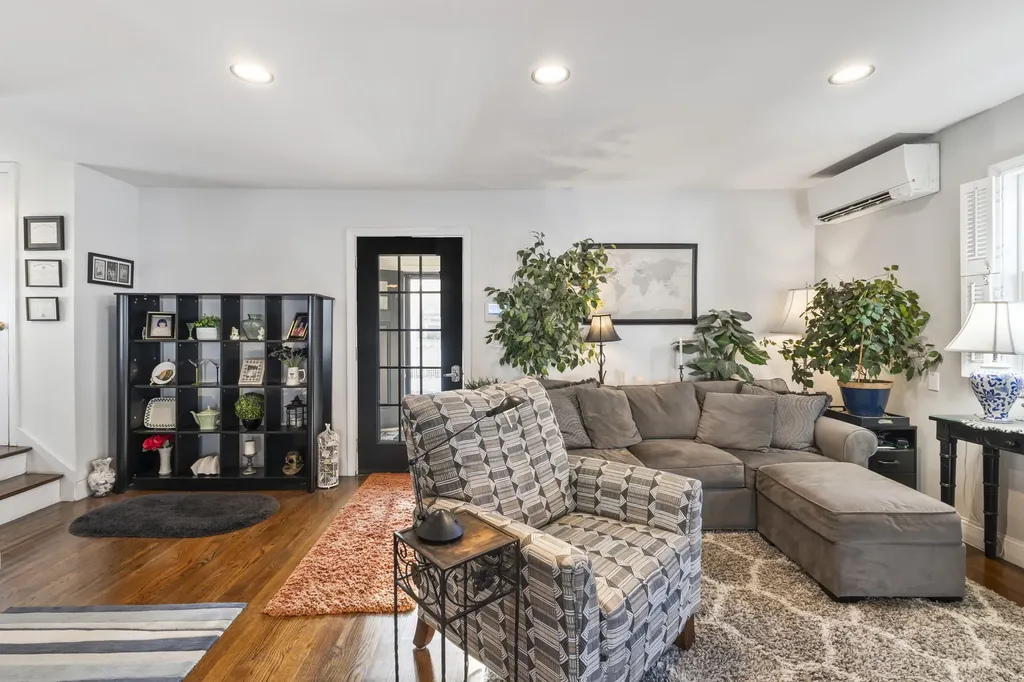 6 Seabreeze Avenue Old Orchard Beach ME 04064