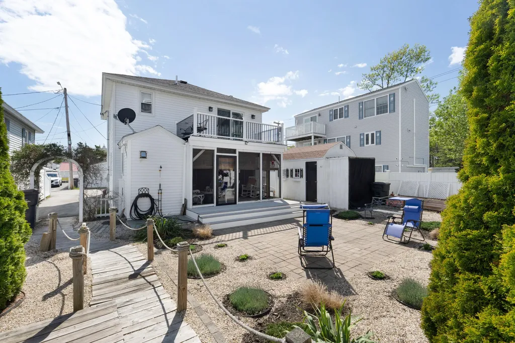 6 Seabreeze Avenue Old Orchard Beach ME 04064
