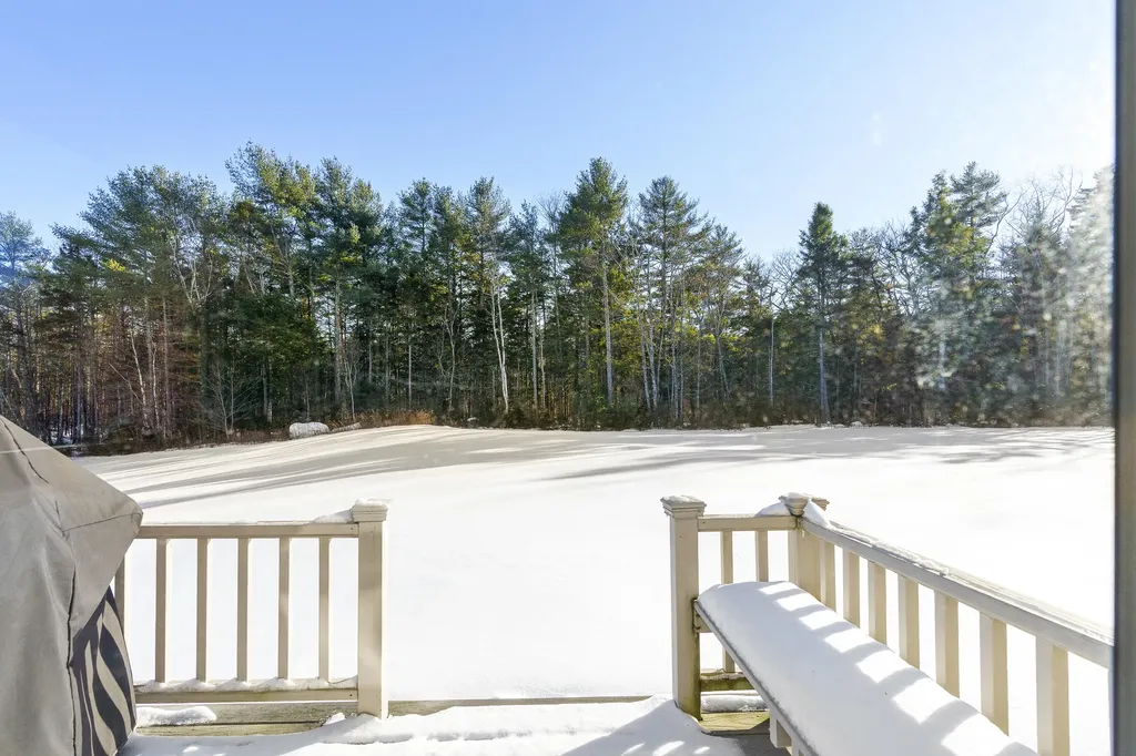 25 Stoneybrook Lane Bristol ME 04539