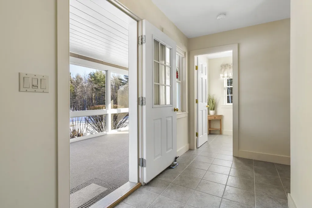25 Stoneybrook Lane Bristol ME 04539