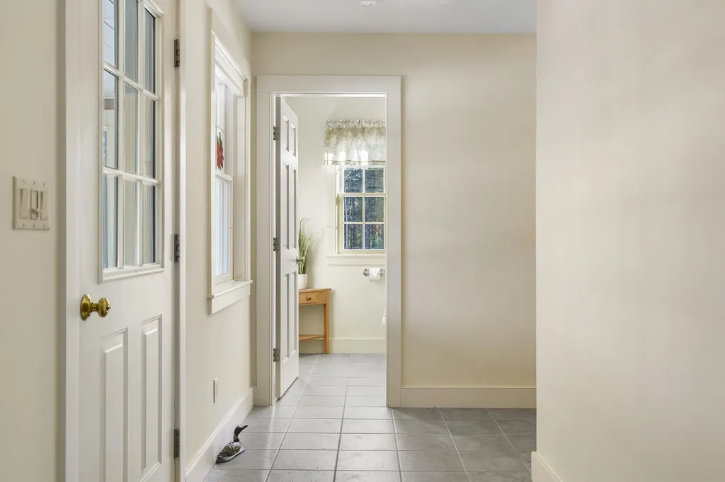 25 Stoneybrook Lane Bristol ME 04539