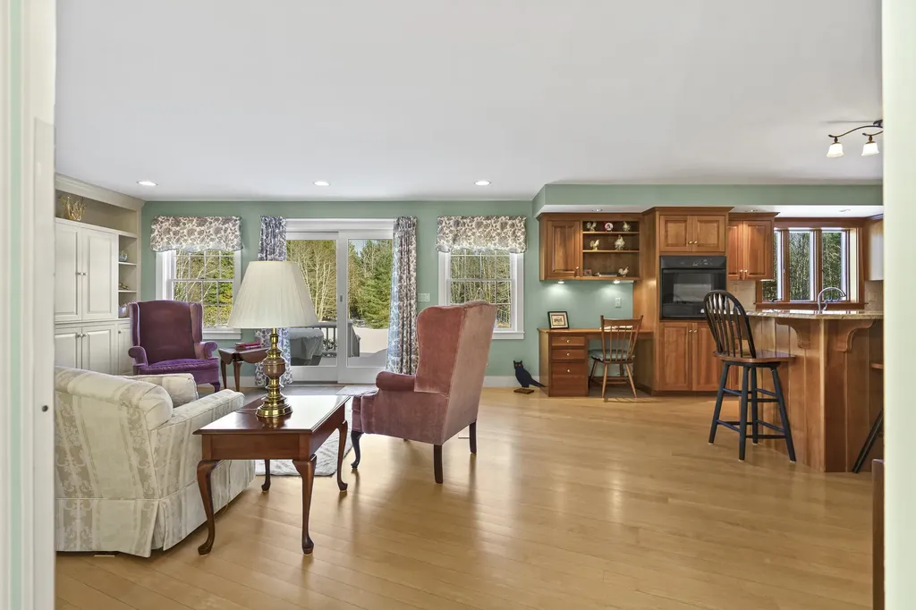 25 Stoneybrook Lane Bristol ME 04539