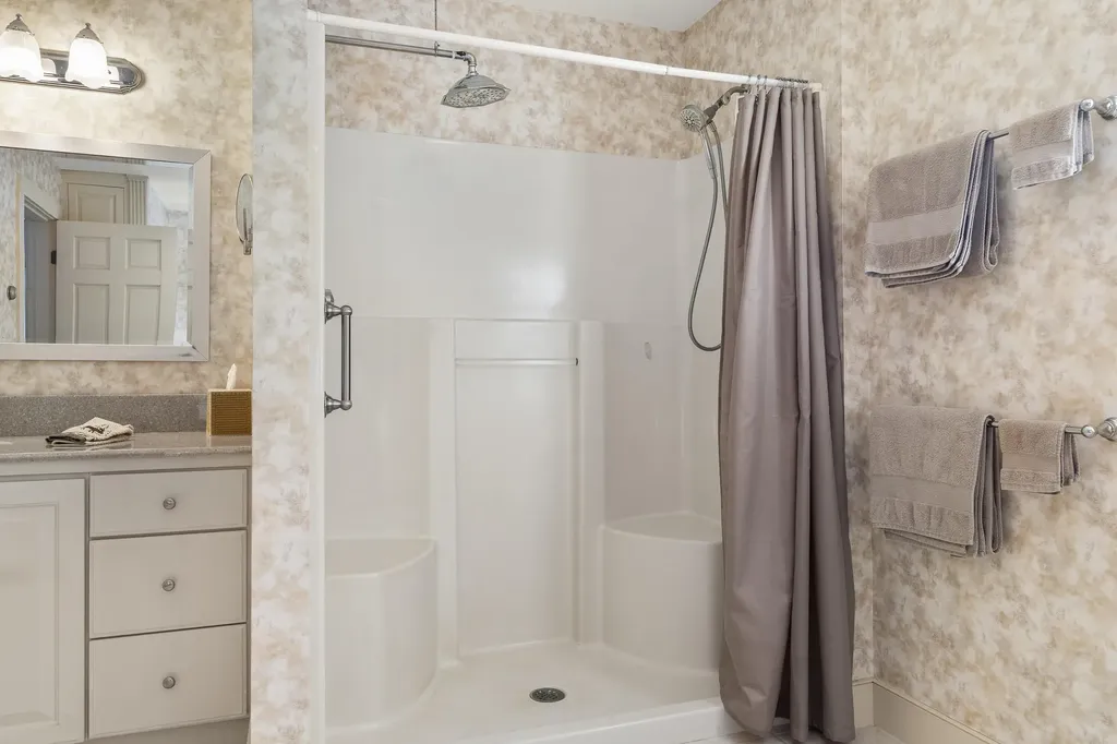 25 Stoneybrook Lane Bristol ME 04539