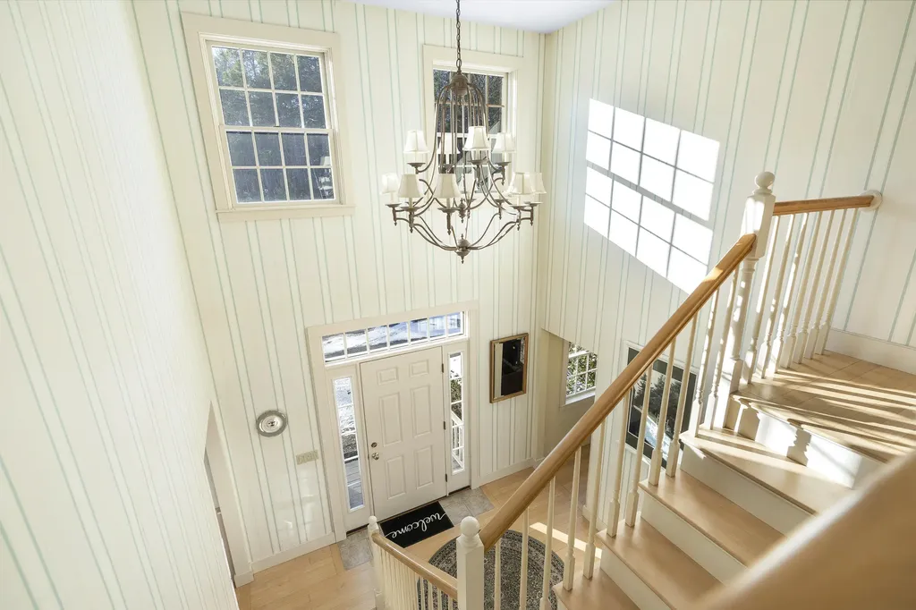 25 Stoneybrook Lane Bristol ME 04539