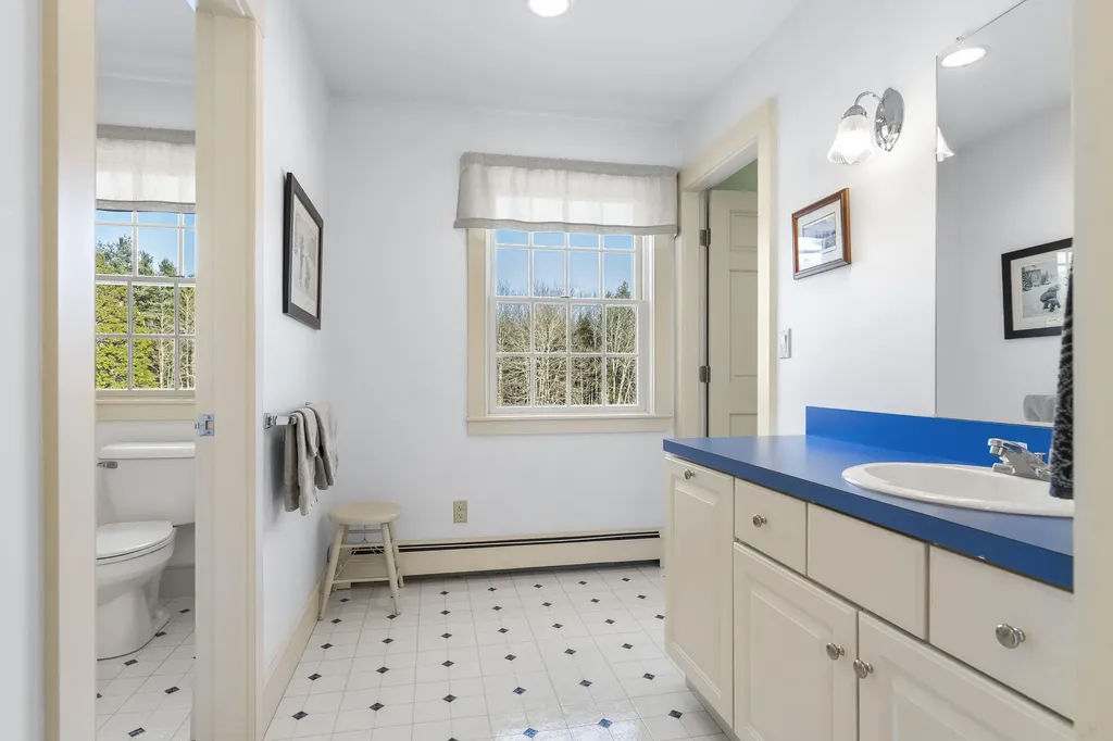25 Stoneybrook Lane Bristol ME 04539