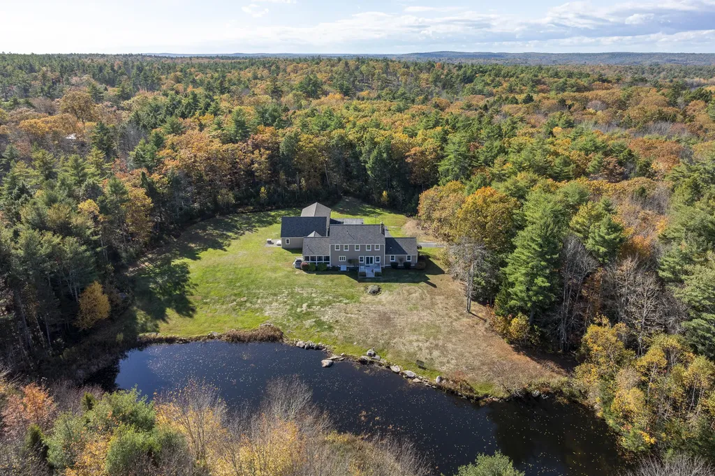 25 Stoneybrook Lane Bristol ME 04539