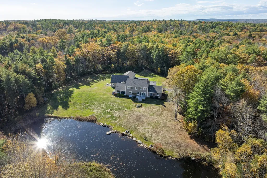 25 Stoneybrook Lane Bristol ME 04539