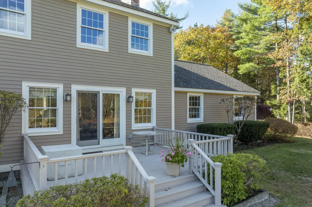 25 Stoneybrook Lane Bristol ME 04539