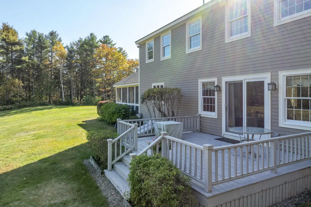25 Stoneybrook Lane Bristol ME 04539
