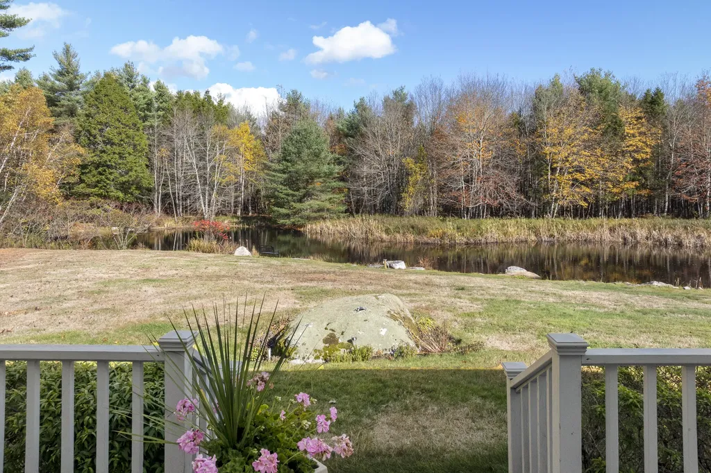 25 Stoneybrook Lane Bristol ME 04539