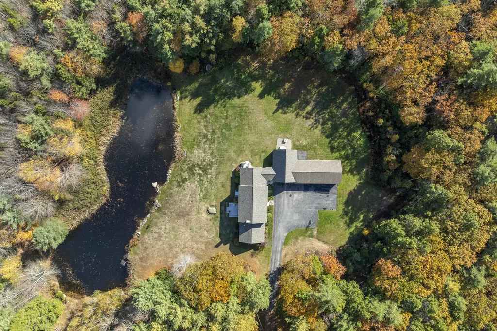 25 Stoneybrook Lane Bristol ME 04539