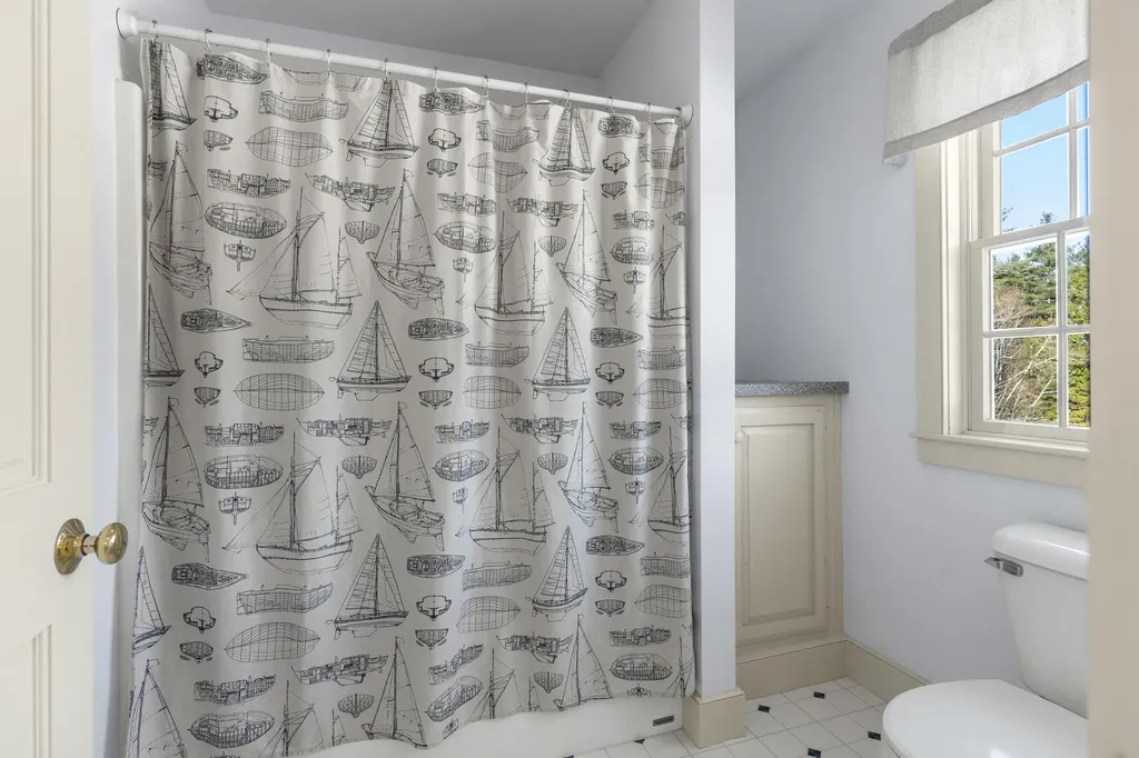 25 Stoneybrook Lane Bristol ME 04539