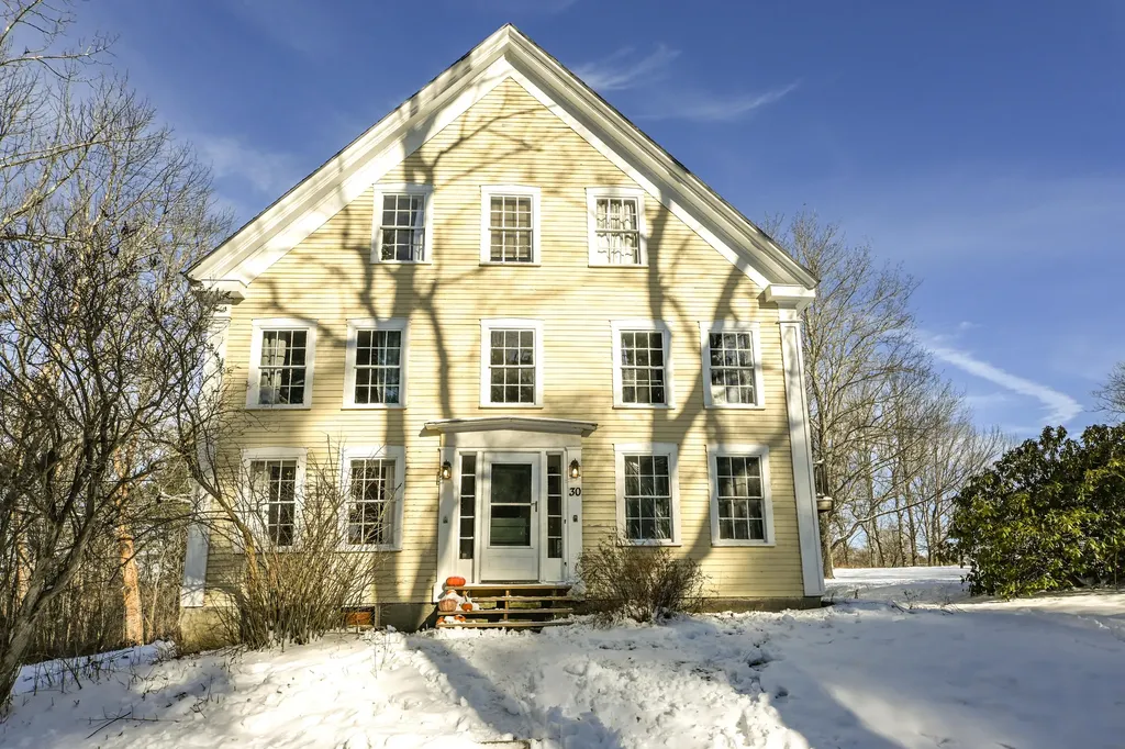 30 Joy Valley Road Buxton ME 04093