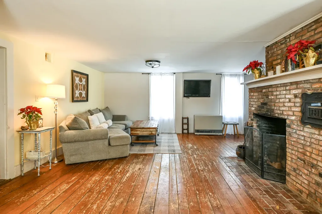 30 Joy Valley Road Buxton ME 04093