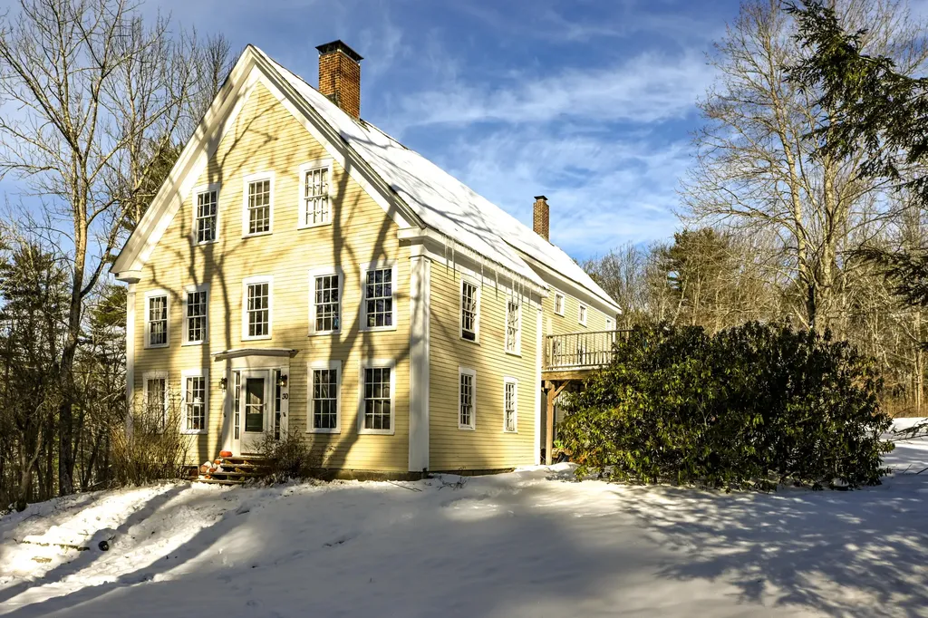 30 Joy Valley Road Buxton ME 04093