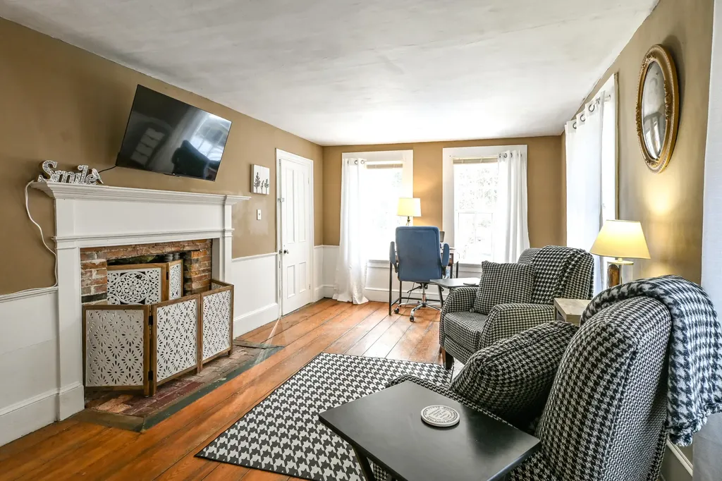30 Joy Valley Road Buxton ME 04093