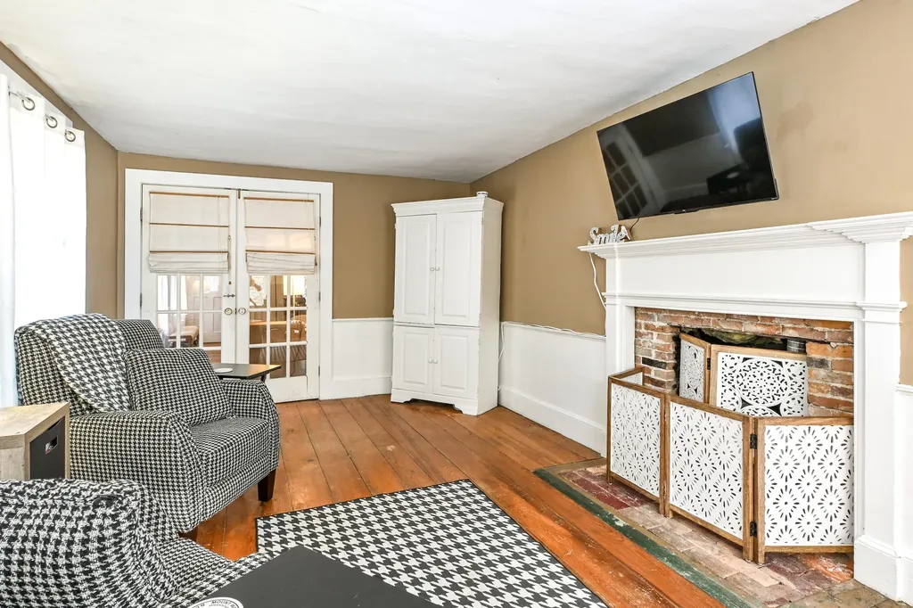 30 Joy Valley Road Buxton ME 04093