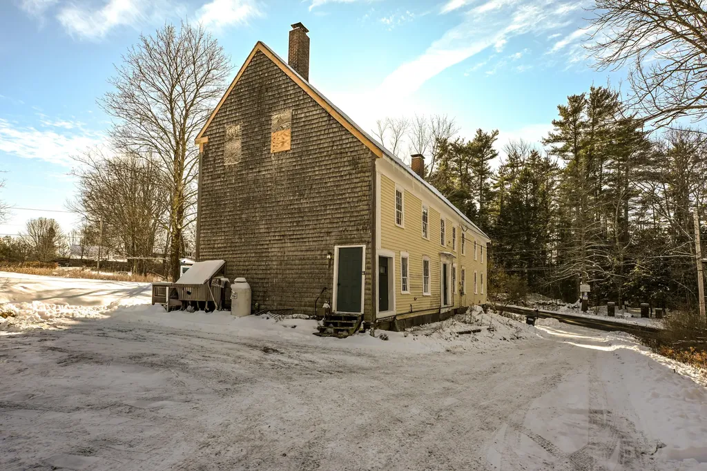 30 Joy Valley Road Buxton ME 04093