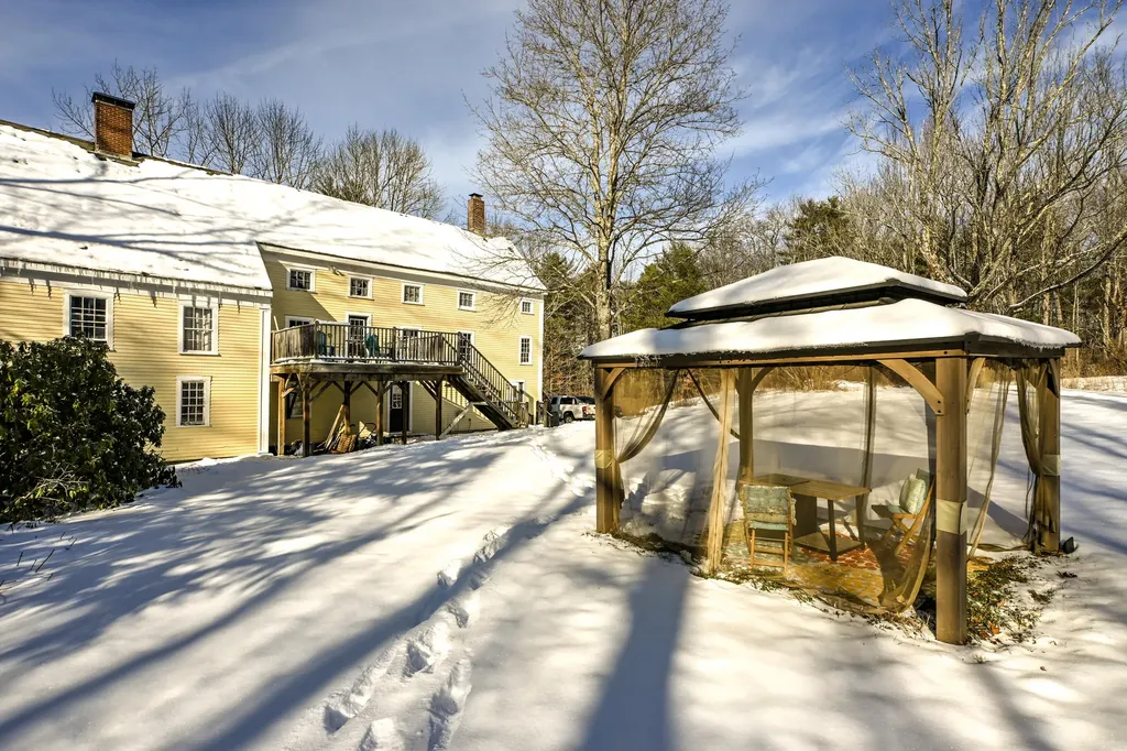 30 Joy Valley Road Buxton ME 04093
