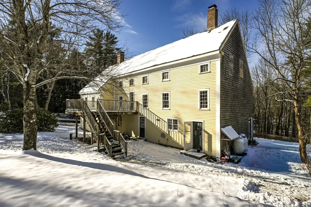 30 Joy Valley Road Buxton ME 04093