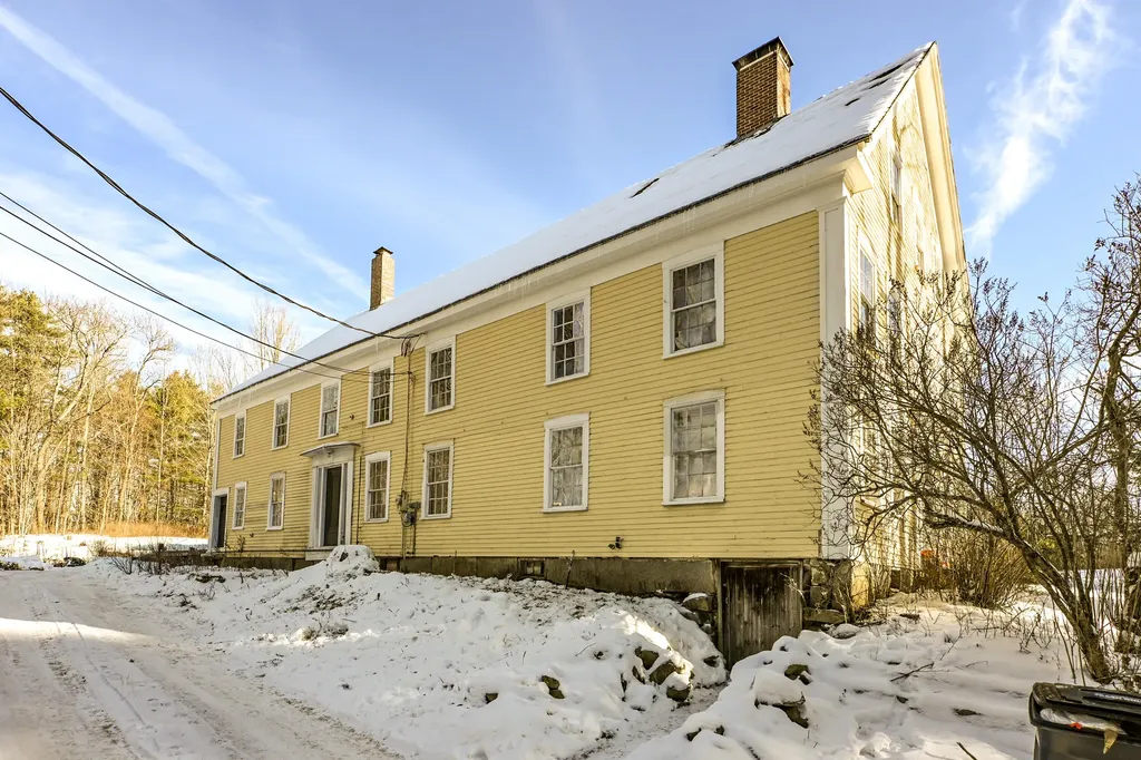 30 Joy Valley Road Buxton ME 04093
