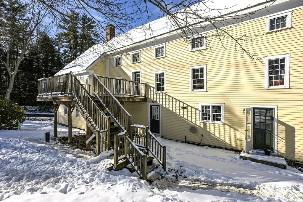 30 Joy Valley Road Buxton ME 04093