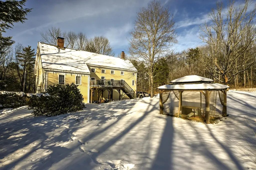 30 Joy Valley Road Buxton ME 04093