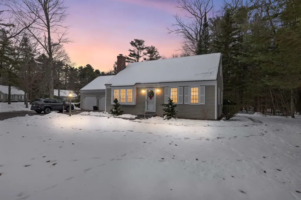 5 Wiggins Pond Lane Kennebunk ME 04043