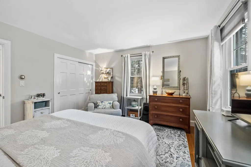 5 Wiggins Pond Lane Kennebunk ME 04043