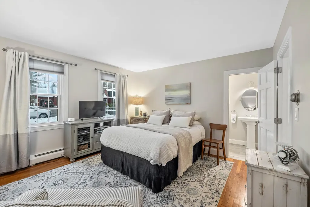 5 Wiggins Pond Lane Kennebunk ME 04043