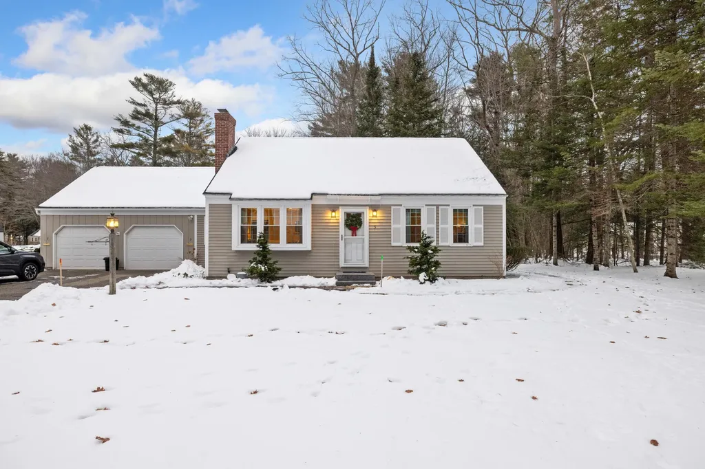 5 Wiggins Pond Lane Kennebunk ME 04043