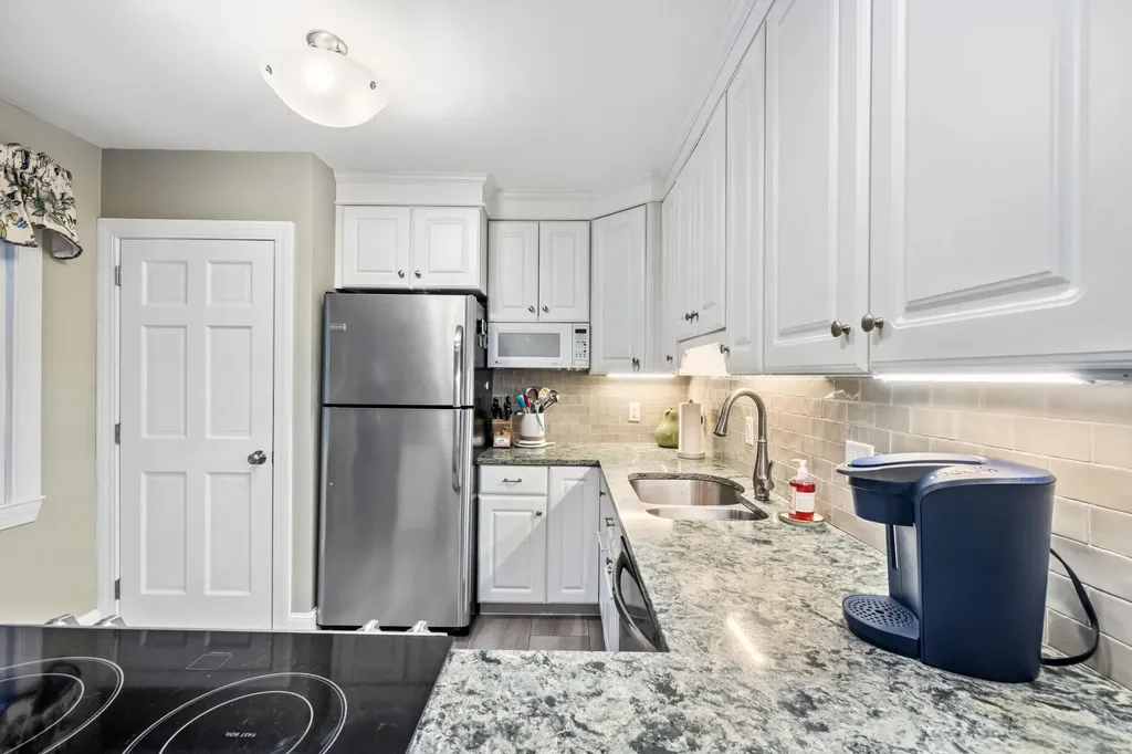 5 Wiggins Pond Lane Kennebunk ME 04043